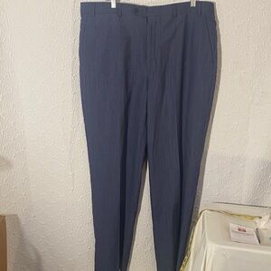 Jos. A. Bank Navy Pinstriped Dress Pants 100 % Wool. 4 pockets Size 39 Regular